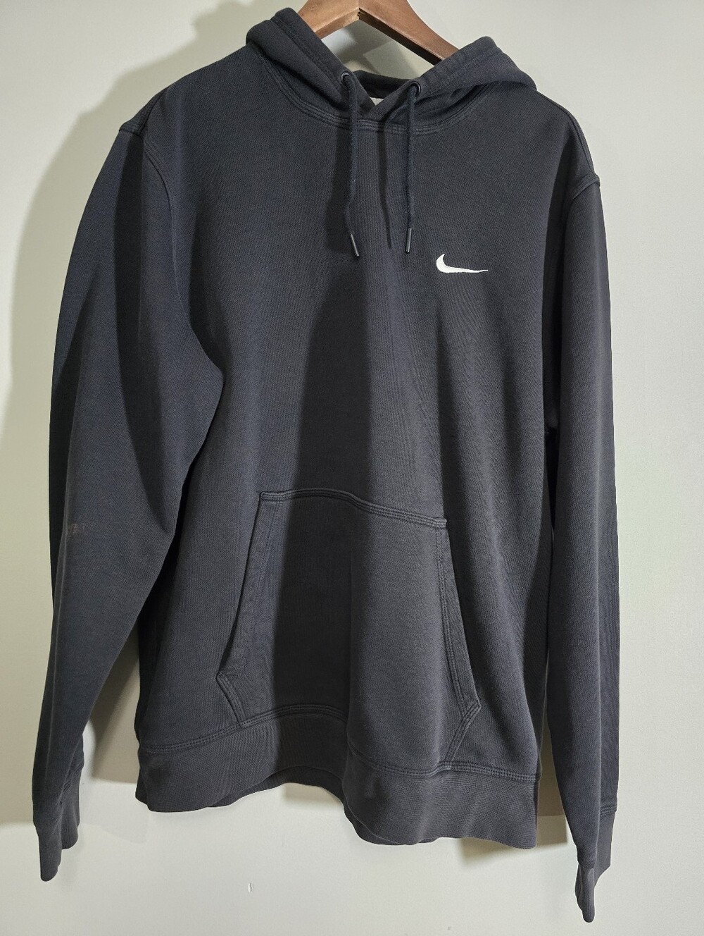 Nike Men's Black Pullover Hoodie with Swoosh Size XL
